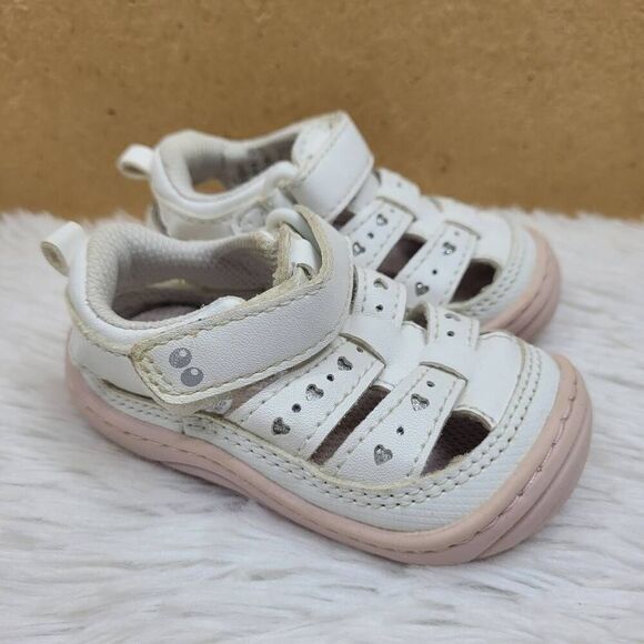 Stride Rite White and Pink Heart Baby Shoes - Picture 3 of 10